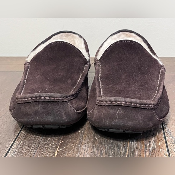 UGG Brown Suede Slippers Mens size 10 - Picture 2 of 10